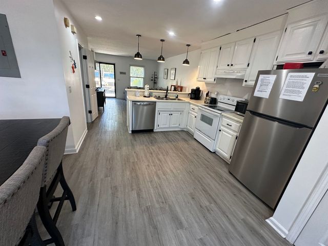 100 Ye Olde Kings Hwy Apt R, North Myrtle Beach, SC 29582