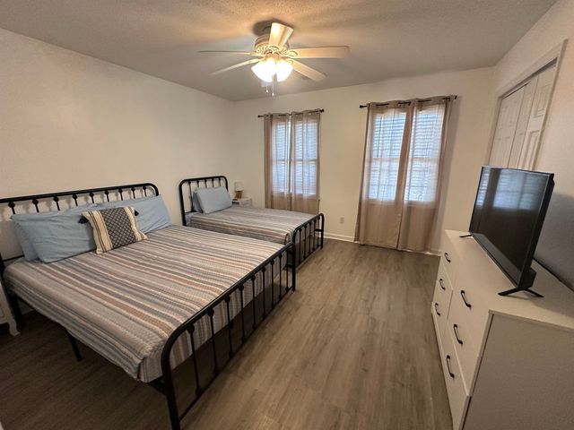 100 Ye Olde Kings Hwy Apt R, North Myrtle Beach, SC 29582
