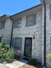 100 Ye Olde Kings Hwy Apt R, North Myrtle Beach, SC 29582