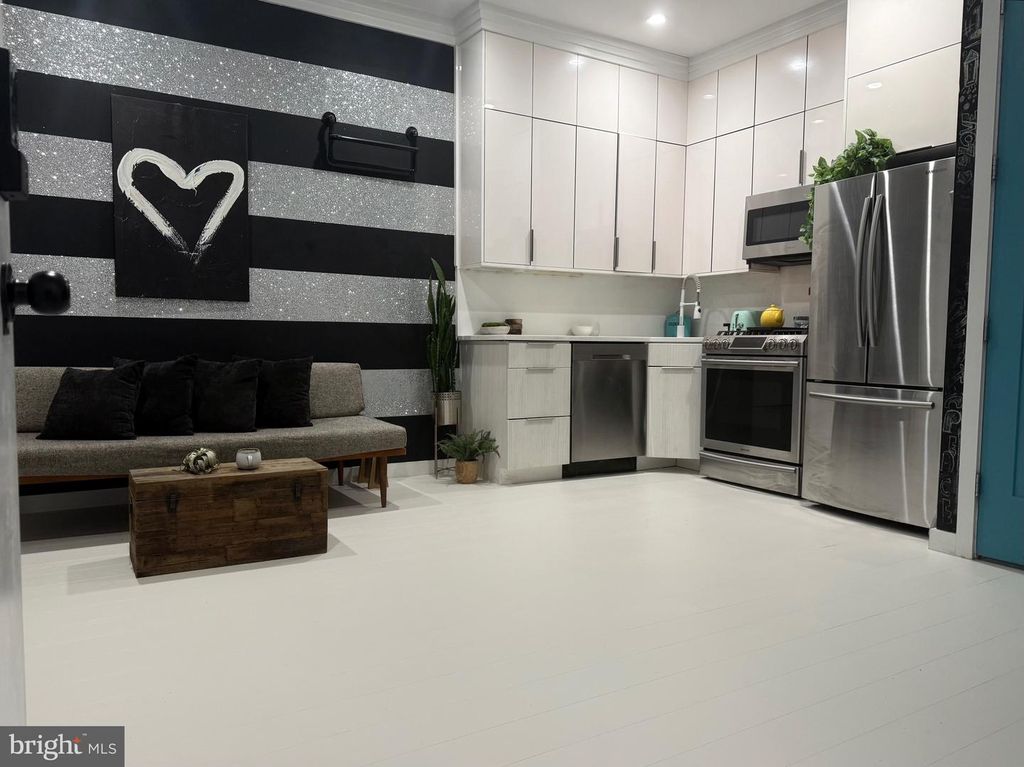 Image 1 of property listing at 3527 14TH ST NW #2, Washington, DC 20010