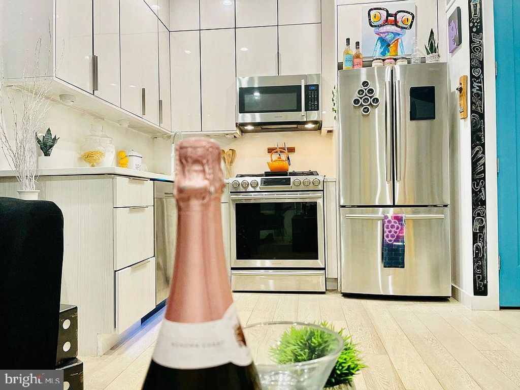 Image 2 of property listing at 3527 14TH ST NW #2, Washington, DC 20010