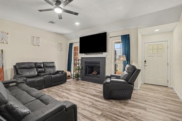 1709 Overland Trail, Choctaw, OK 73020