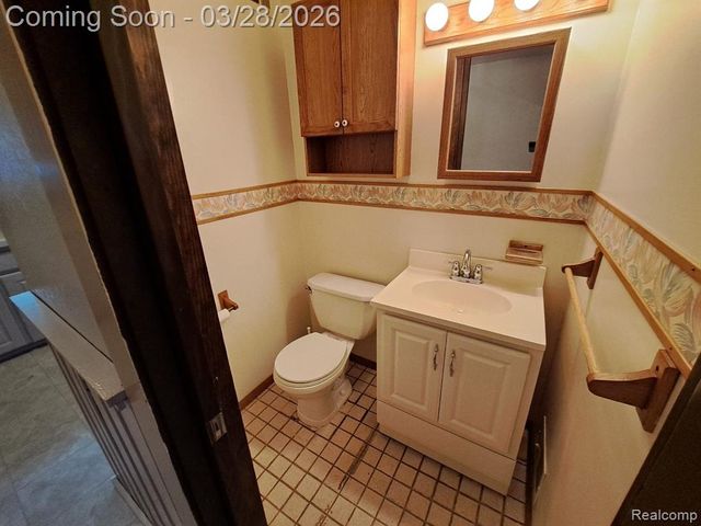 22441 E Price Drive, Clinton Township, MI 48035