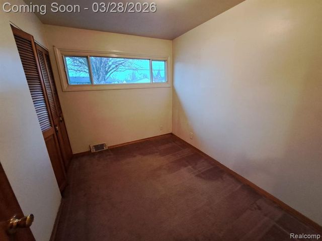 22441 E Price Drive, Clinton Township, MI 48035