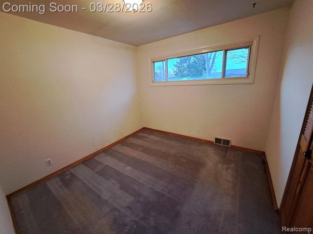 22441 E Price Drive, Clinton Township, MI 48035