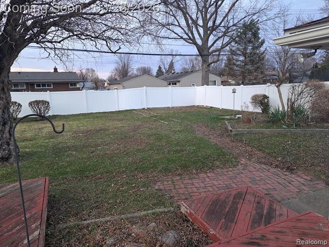 22441 E Price Drive, Clinton Township, MI 48035