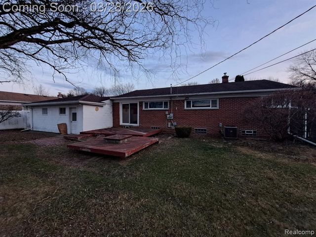 22441 E Price Drive, Clinton Township, MI 48035