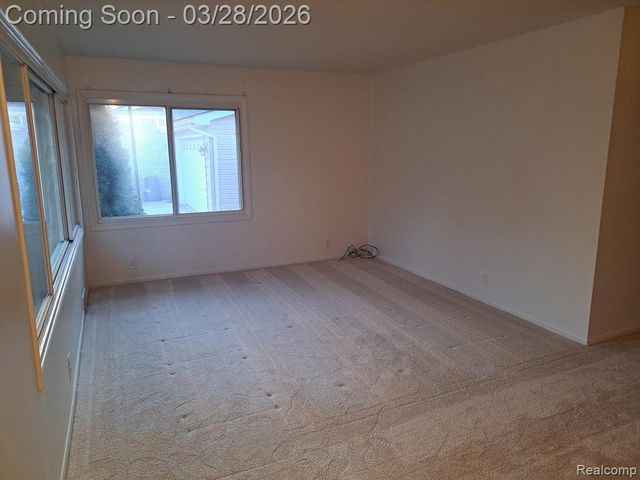 22441 E Price Drive, Clinton Township, MI 48035