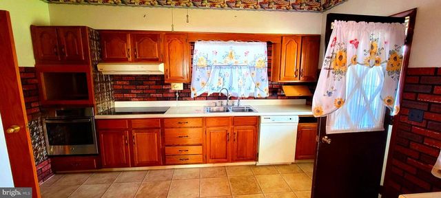 137 HUMBIRD ST, Cumberland, MD 21502