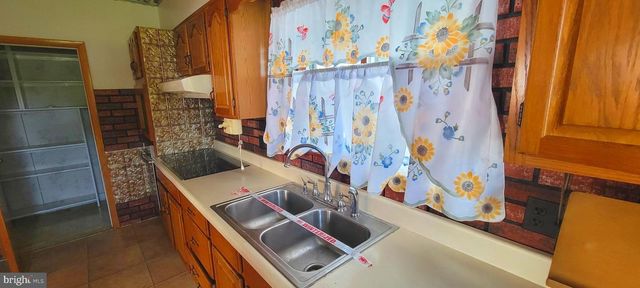 137 HUMBIRD ST, Cumberland, MD 21502