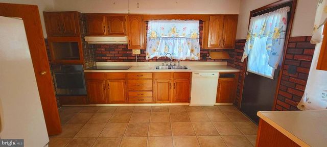 137 HUMBIRD ST, Cumberland, MD 21502