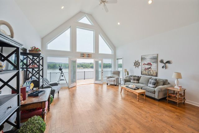 347 LAKESHORE DR, Sugar Tree, TN 38380