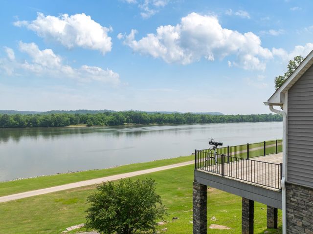 347 LAKESHORE DR, Sugar Tree, TN 38380