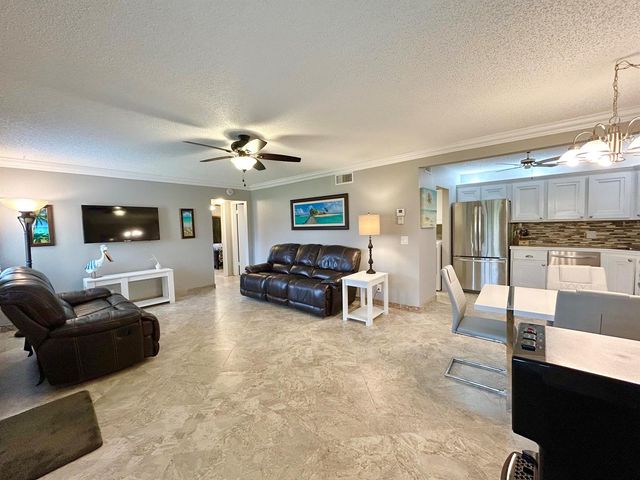223 Pine Hov Circle C-2, Greenacres, FL 33463