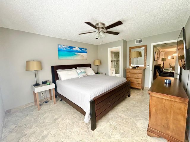 223 Pine Hov Circle C-2, Greenacres, FL 33463