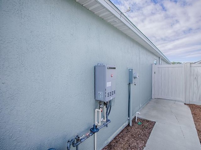 7558 HILLARD LANE, The Villages, FL 34762