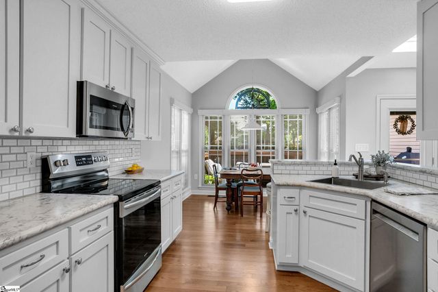 6 Kingsbury Way, Greenville, SC 29617