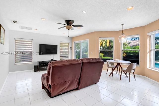 743 NW 174th Ter, Pembroke Pines, FL 33029
