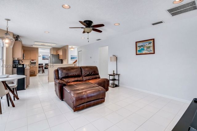 743 NW 174th Ter, Pembroke Pines, FL 33029
