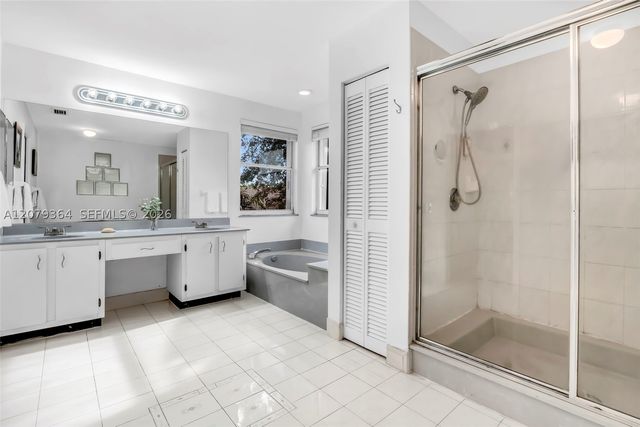 743 NW 174th Ter, Pembroke Pines, FL 33029