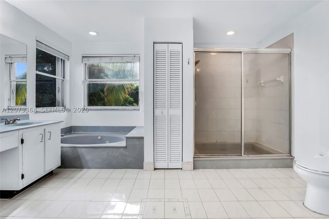 743 NW 174th Ter, Pembroke Pines, FL 33029