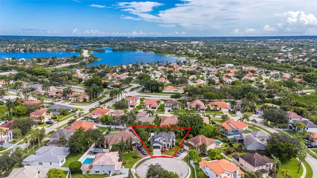 743 NW 174th Ter, Pembroke Pines, FL 33029