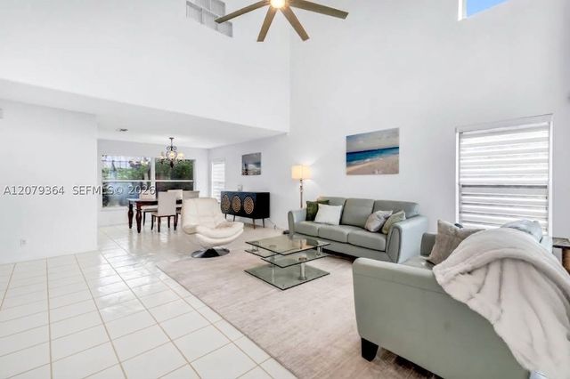 743 NW 174th Ter, Pembroke Pines, FL 33029