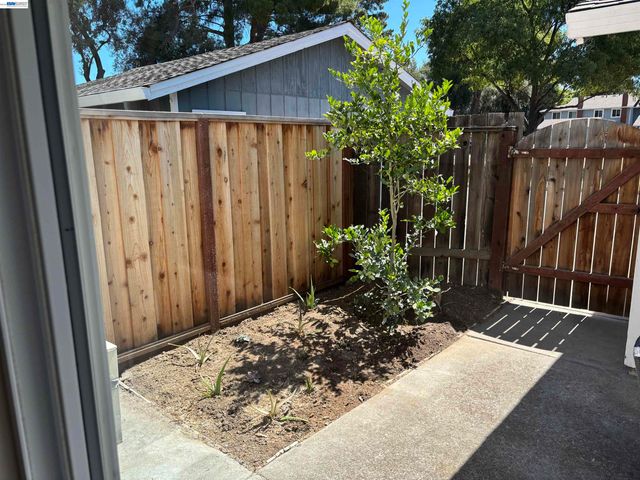 1486 Newhall Pkwy, Concord, CA 94521