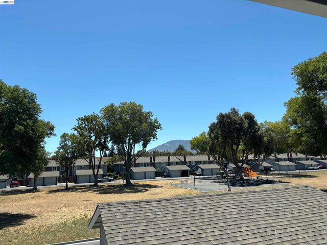 1486 Newhall Pkwy, Concord, CA 94521