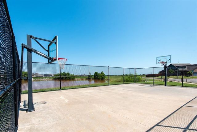 16129 Villa Valeria Way, Edmond, OK 73013