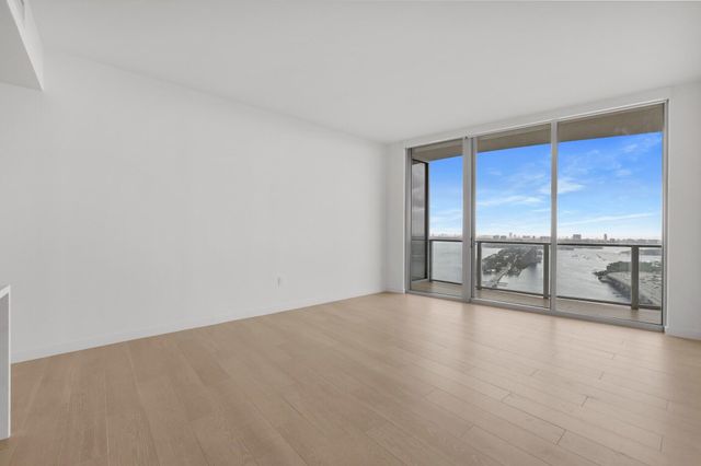 1400 Biscayne Boulevard 4003, Miami, FL 33132