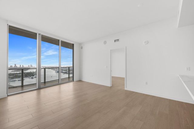 1400 Biscayne Boulevard 4003, Miami, FL 33132