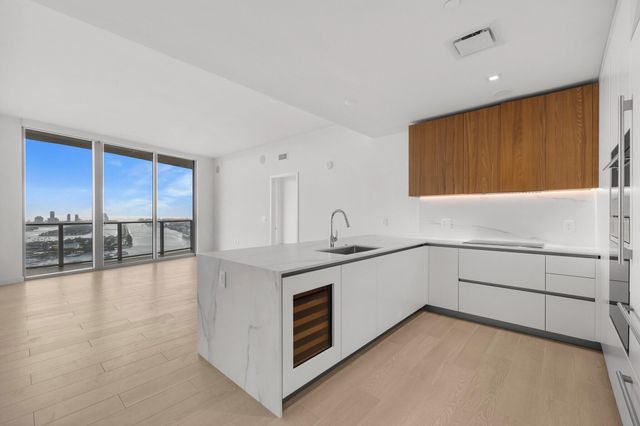 1400 Biscayne Boulevard 4003, Miami, FL 33132