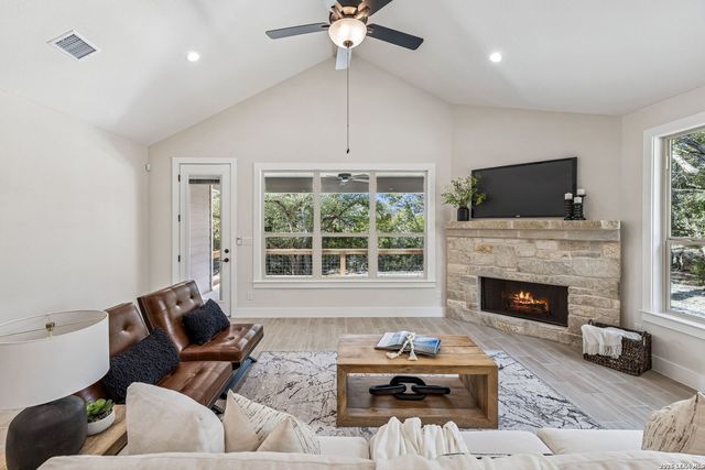 197 Bogi, Canyon Lake, TX 78133