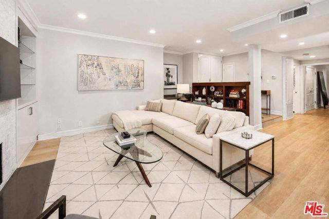 412 Arnaz Drive 7, Los Angeles, CA 90048