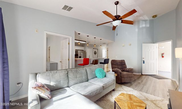 6106 MAGGIES Circle 113, Jacksonville, FL 32244