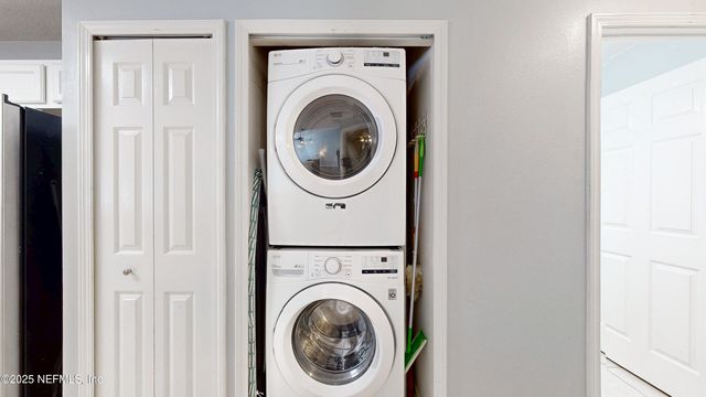 6106 MAGGIES Circle 113, Jacksonville, FL 32244