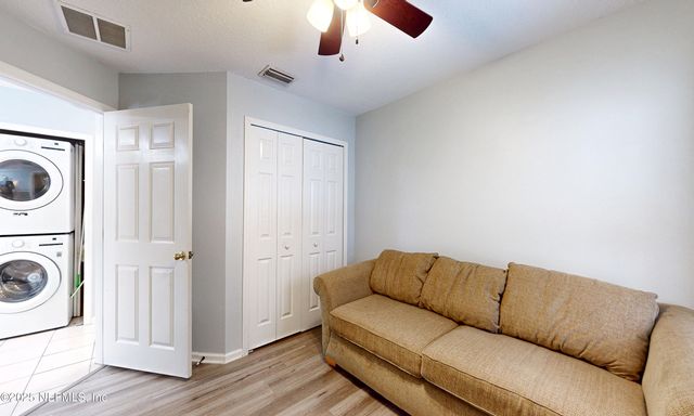 6106 MAGGIES Circle 113, Jacksonville, FL 32244