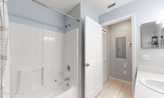 6106 MAGGIES Circle 113, Jacksonville, FL 32244