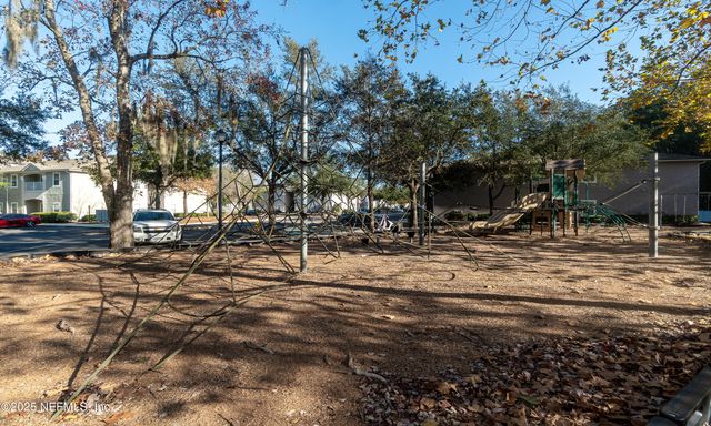 6106 MAGGIES Circle 113, Jacksonville, FL 32244