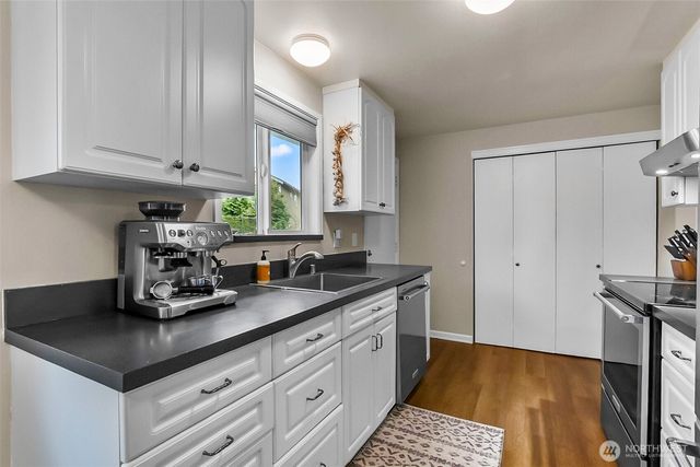 17419 Gravenstein Road, Bothell, WA 98012