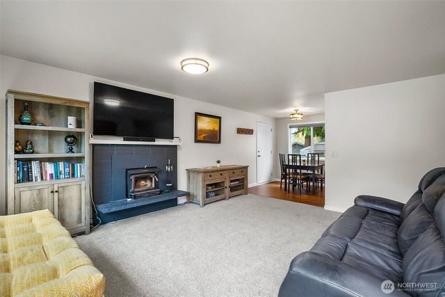 17419 Gravenstein Road, Bothell, WA 98012