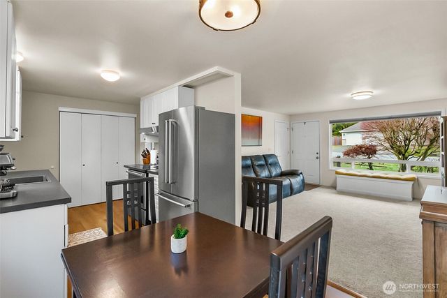 17419 Gravenstein Road, Bothell, WA 98012