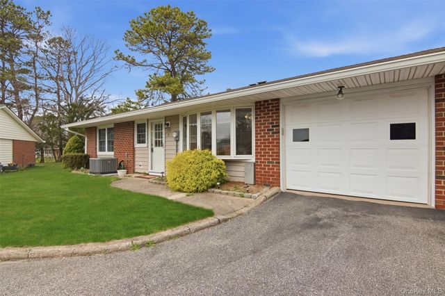 150 Eastbourne Court B, Ridge, NY 11961