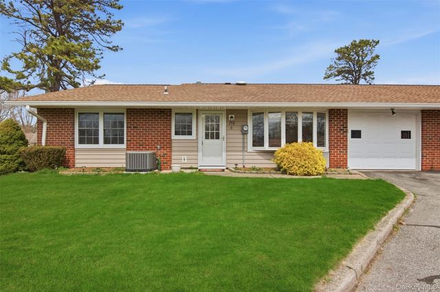 150 Eastbourne Court B, Ridge, NY 11961