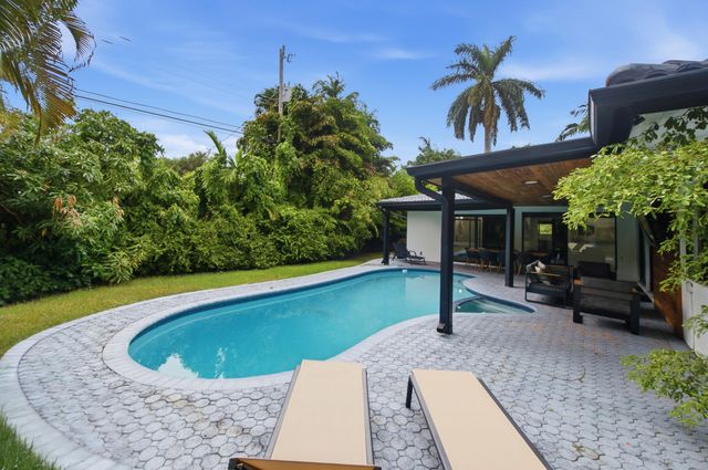 2457 NE 27th Terrace, Fort Lauderdale, FL 33305