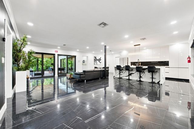 2457 NE 27th Terrace, Fort Lauderdale, FL 33305