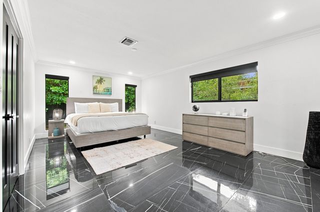 2457 NE 27th Terrace, Fort Lauderdale, FL 33305