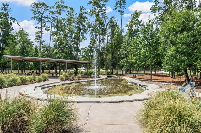 237 Trapper Creek Drive, Conroe, TX 77304