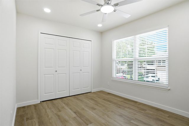 300 Lamesa Court, Irving, TX 75063